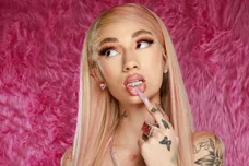 Image provided to HNHH by Artist/Photographer: Bonnie Nichoalds