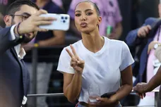 kim-kardashian-skims-5-billion-valuation-streetwear-news